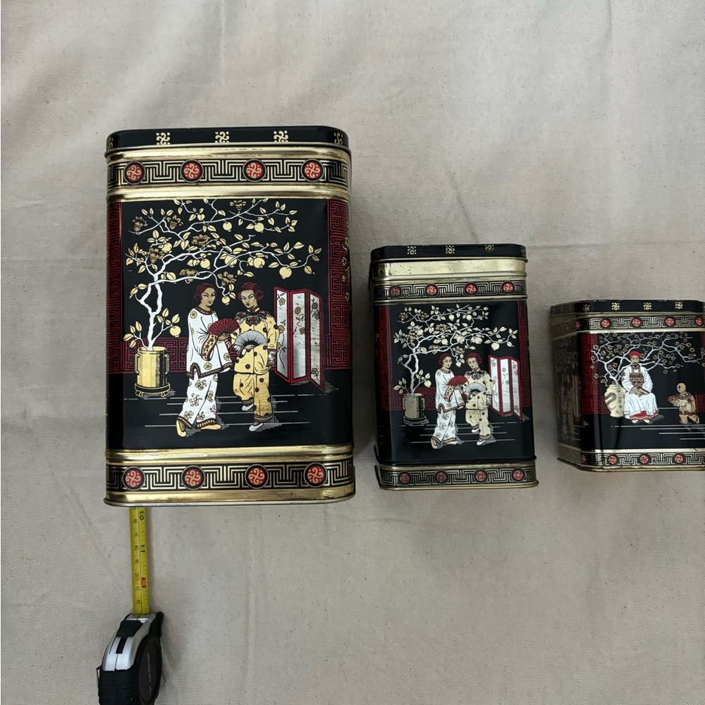 Vintage Japanese tin set